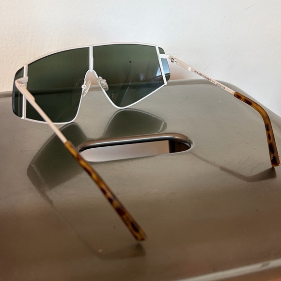 Le Specs Sunglasses - Picture 5 of 5